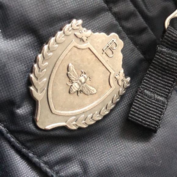 Burton Winter Hiking Snow Jacket with Lots Of Compartments For Personal Storage - Picture 9 of 14